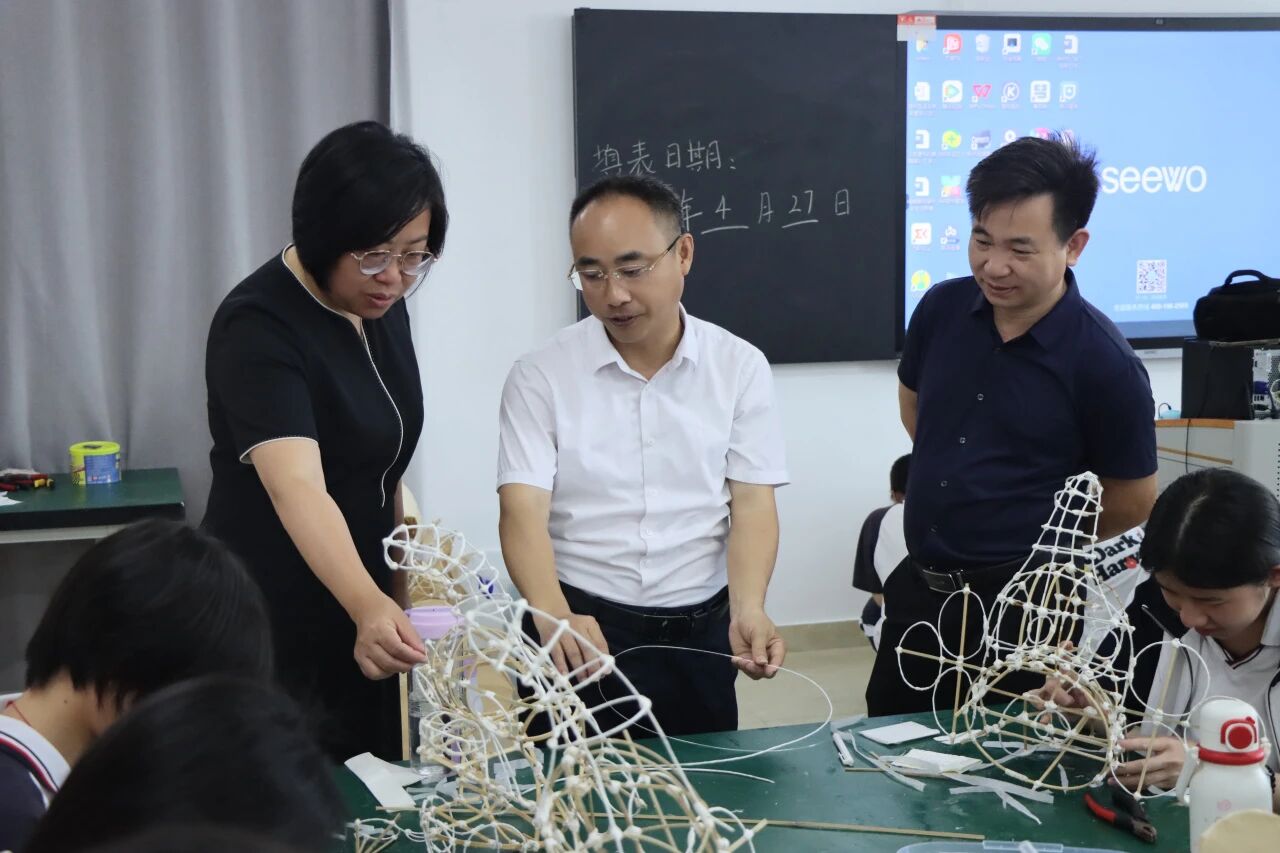 肇庆市技师学院院长叶存娇率队赴汕尾技师学院考察交流