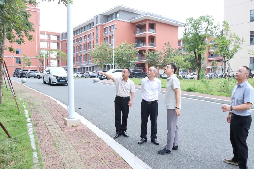 市人社局党组书记、局长陈良川到汕尾技师学院督导开学前校园安全工作
