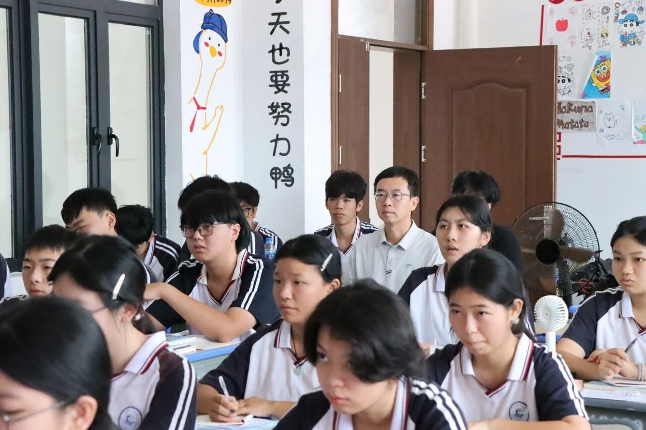 汕尾技师学院开展校领导听评课活动，深入课堂抓教学、促提升